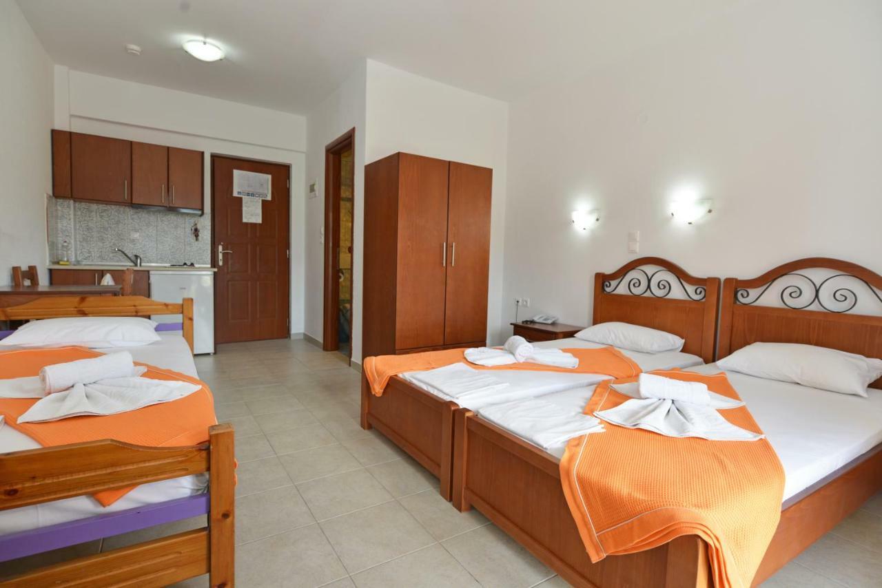 Iraklis Hotel Skala Rachoni  Exterior photo