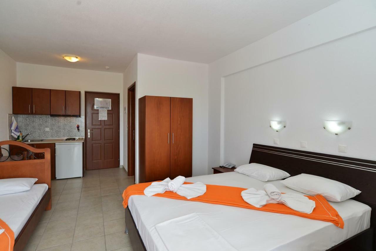 Iraklis Hotel Skala Rachoni  Exterior photo