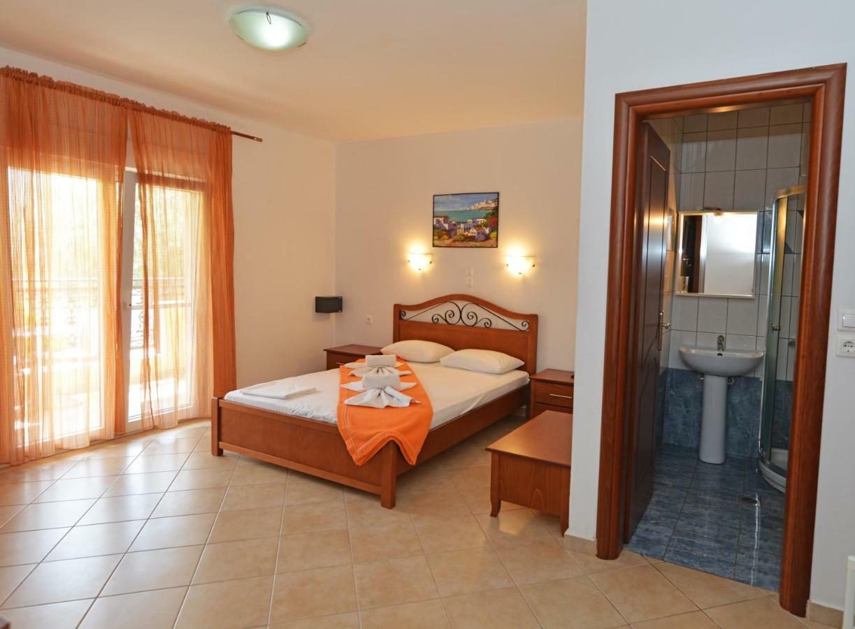 Iraklis Hotel Skala Rachoni  Exterior photo